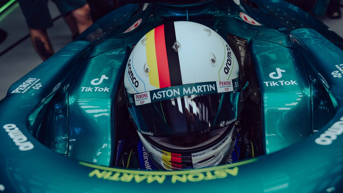 CHAPAL Aston Martin 1000 Miglia ヘルメット セバスチャン・ベッテル 2022年F1ヘルメット写真 : F1通信jp