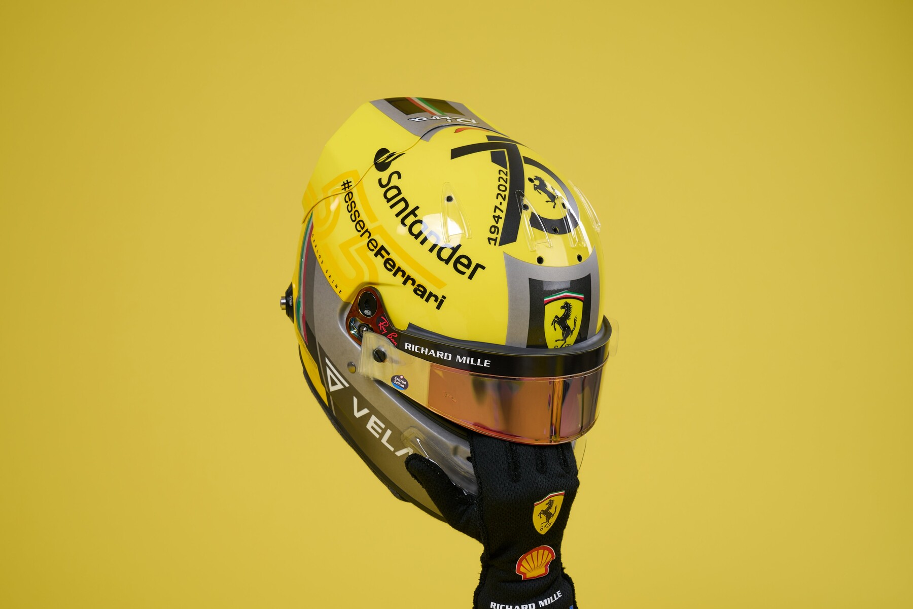 カルロス・サインツ、イタリア仕様のヘルメット : F1通信jp カルロス・サインツ、イタリア仕様のヘルメット : F1通信jp