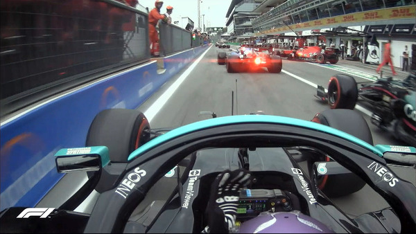 ハミルトンの車載カメラ映像