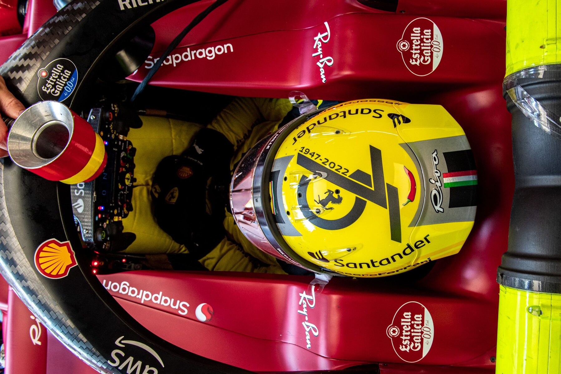 カルロス・サインツ、イタリア仕様のヘルメット : F1通信jp カルロス・サインツ、イタリア仕様のヘルメット : F1通信jp