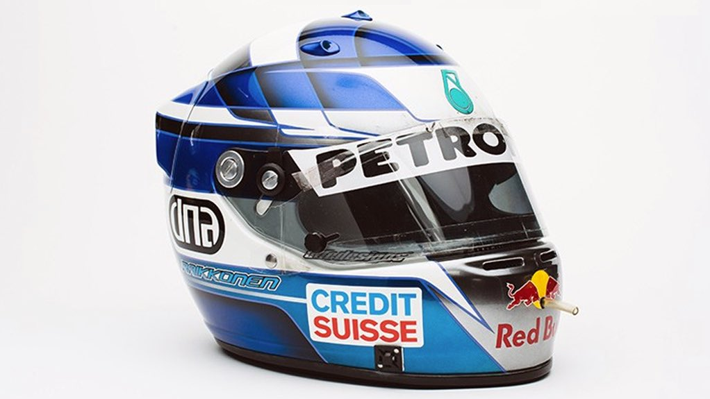 キミ・ライコネン、最終戦のヘルメットはF1デビュー時の青基調の キミ・ライコネン、最終戦のヘルメットはF1デビュー時の青基調の