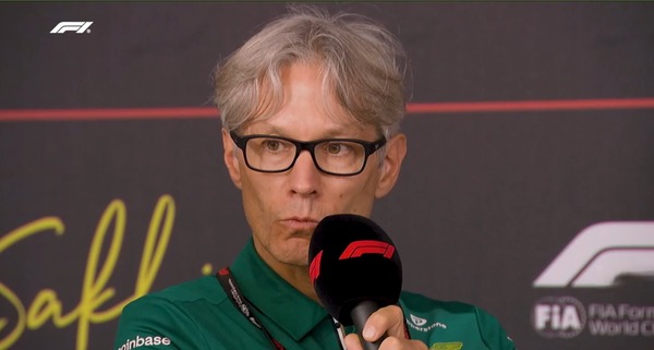 マイク・クラック、アストンマーティンは「出遅れた」と認める