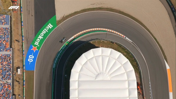 ターザン（ターン1）のドローン映像：2025年F1オランダGP