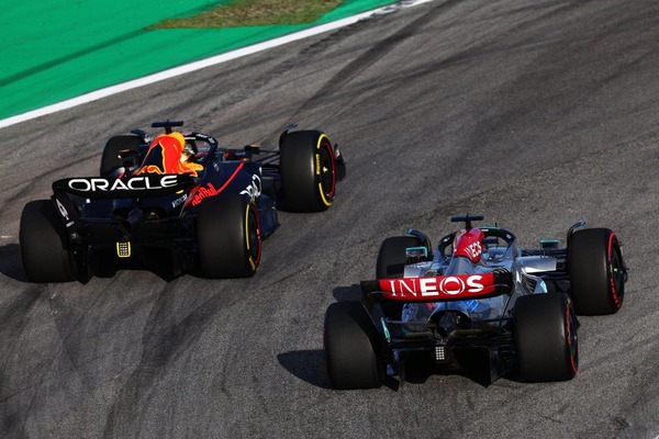 フェルスタッペンはミディアムタイヤに苦しみ、ラッセルにスプリント優勝を奪われた:2022年F1サンパウロGPスプリント
