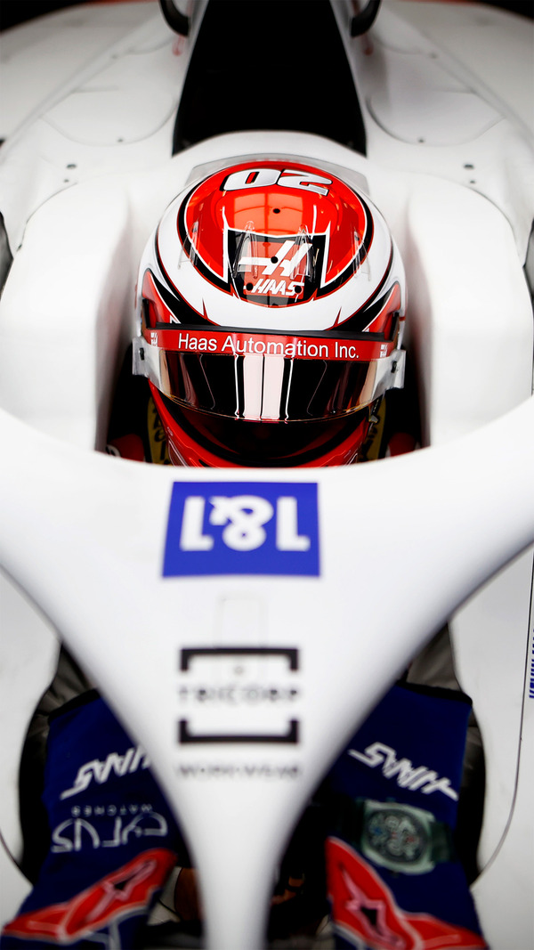 ケビン・マグヌッセン 2022年F1ヘルメット