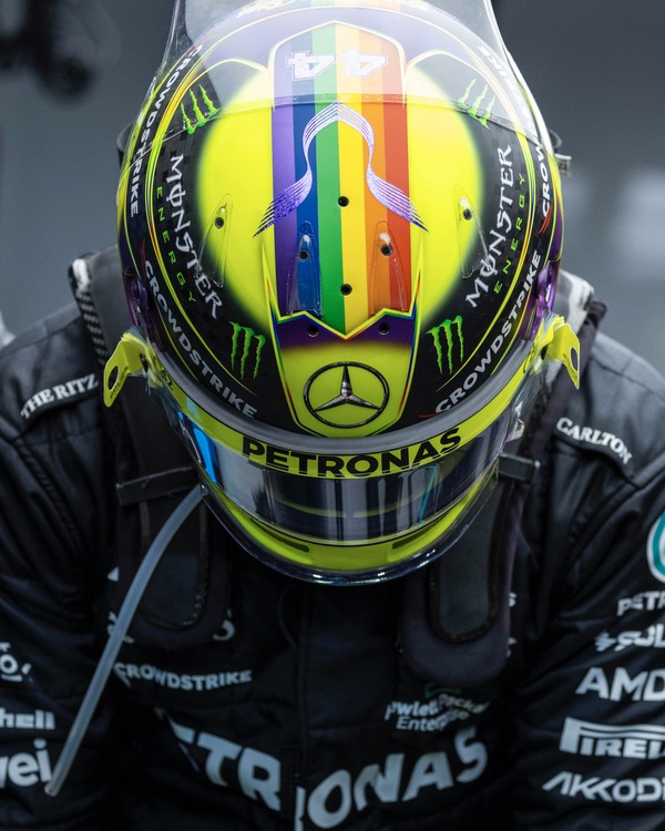 ルイス・ハミルトン 2023年F1ヘルメット（BELL製ヘルメット）