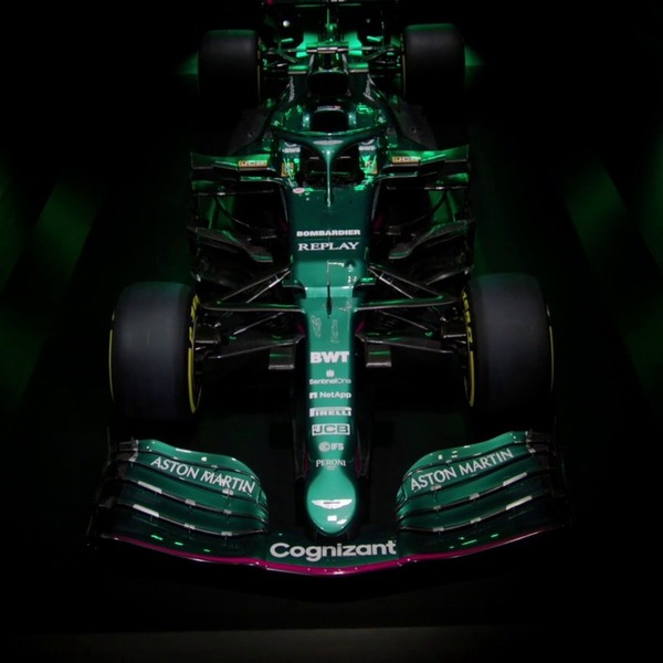アストンマーティンAMR21