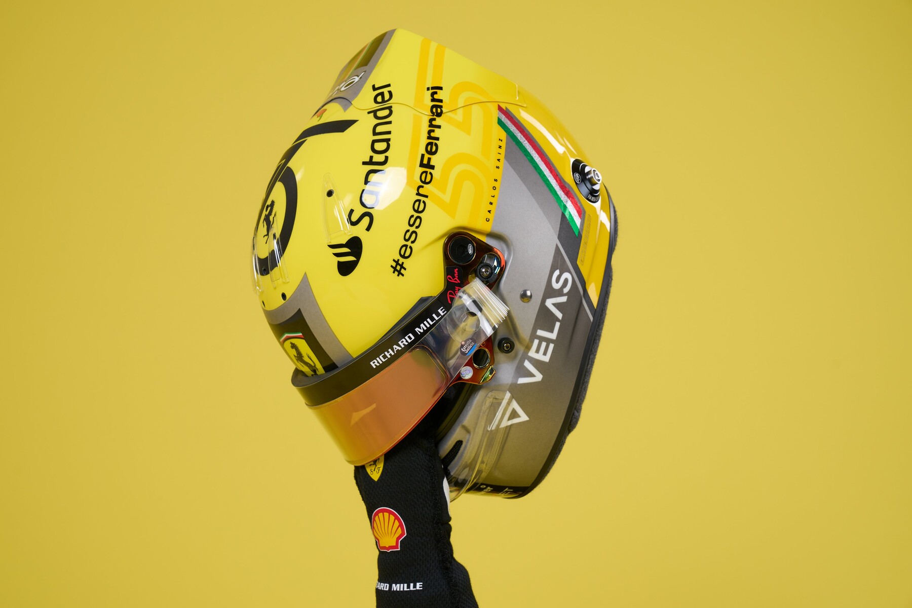カルロス・サインツ、イタリア仕様のヘルメット : F1通信jp カルロス・サインツ、イタリア仕様のヘルメット : F1通信jp