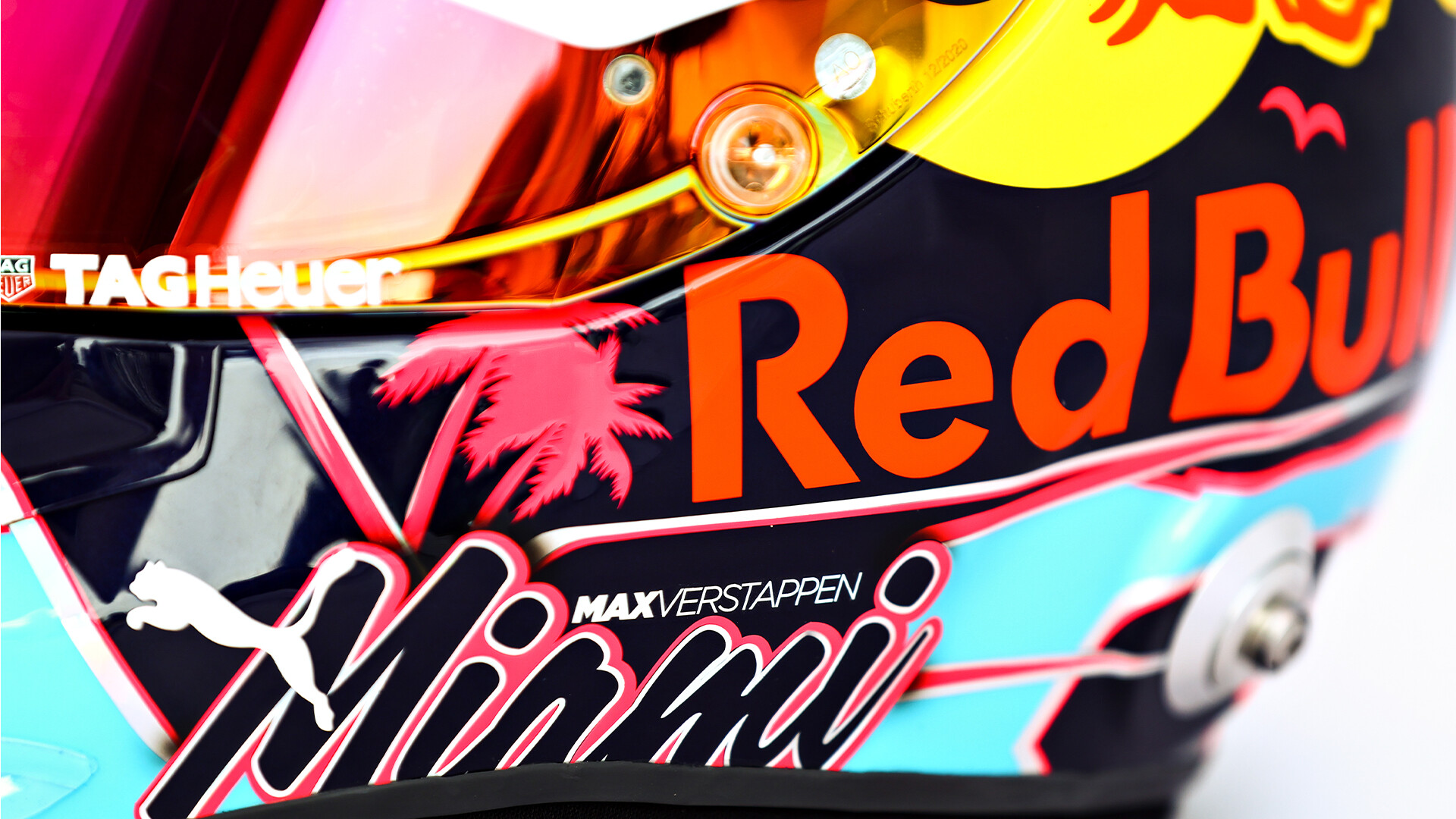 マックス・フェルスタッペン、マイアミ仕様のヘルメット : F1通信jp マックス・フェルスタッペン、マイアミ仕様のヘルメット : F1通信jp