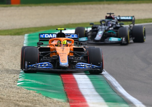 ランド・ノリス 2023年F1ヘルメット(BELL製ヘルメット)