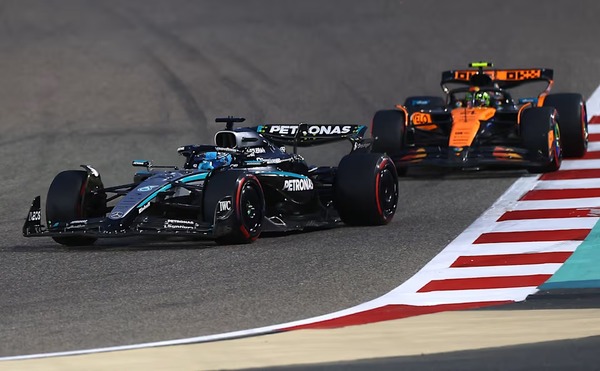 ノリスは終盤ラッセルにプレッシャーをかけたが、突破口を見つけることができなかった：2025年F1バーレーンGP