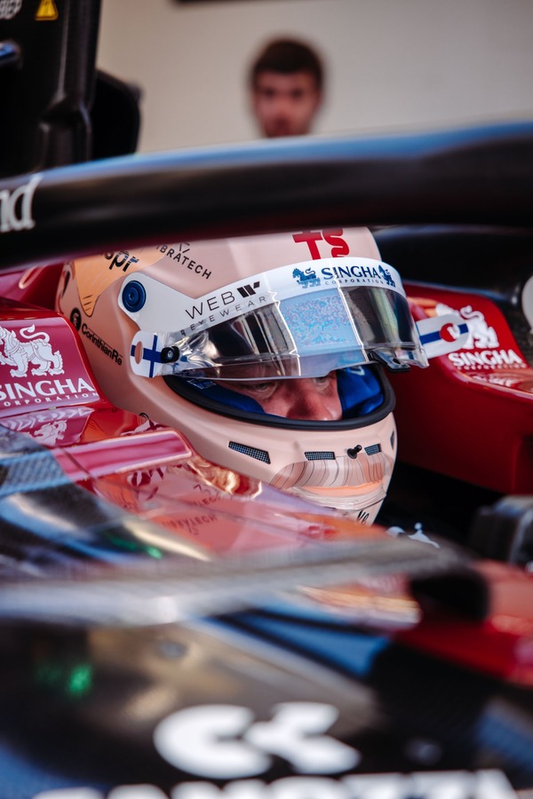 バルテリ・ボッタスのヘルメット：2023年F1バーレーンテスト仕様（Stilo（スティーロ）製ヘルメット）