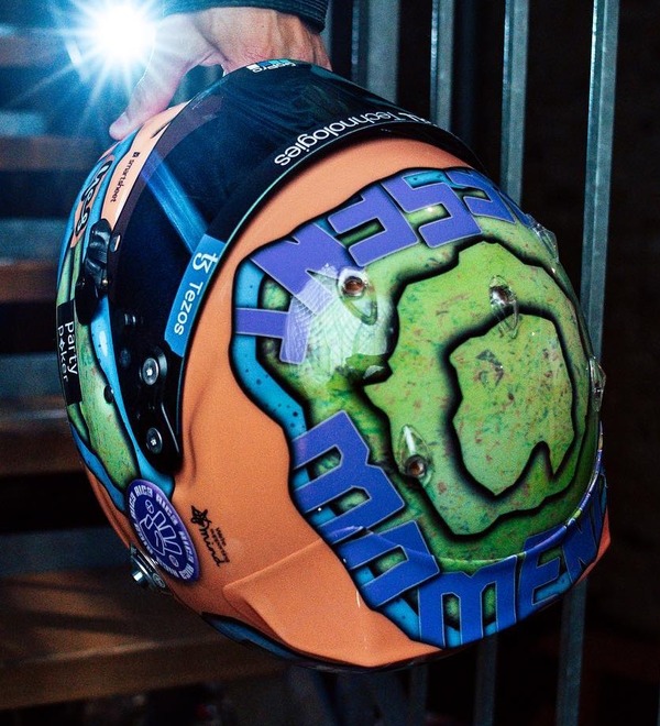 ダニエル・リチャルド 2022年F1ヘルメット