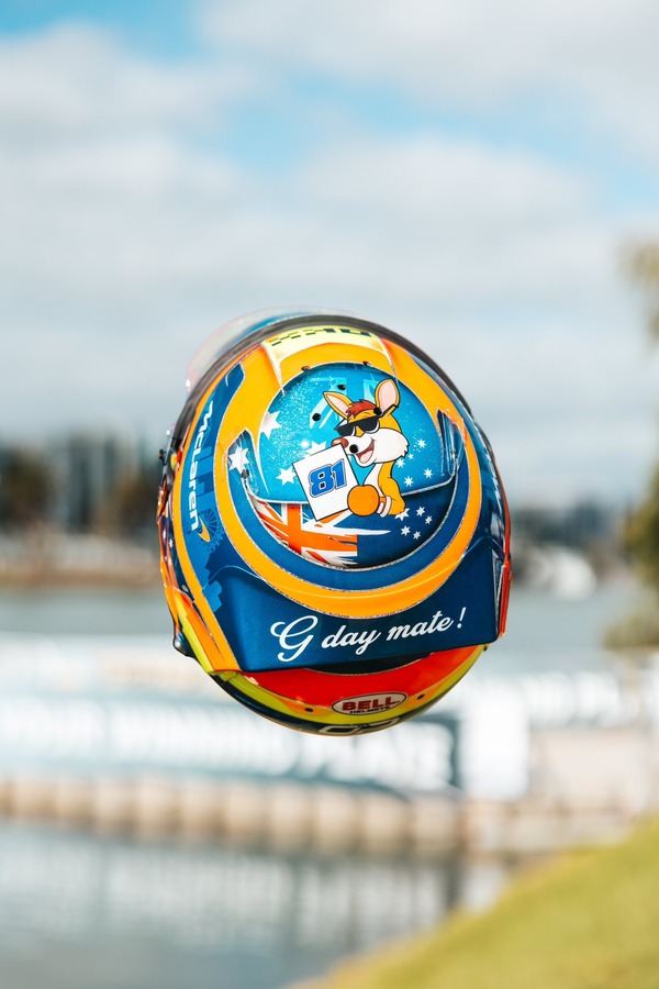 オスカー・ピアストリのヘルメット：2023年F1オーストラリアGP仕様（BELL製ヘルメット）