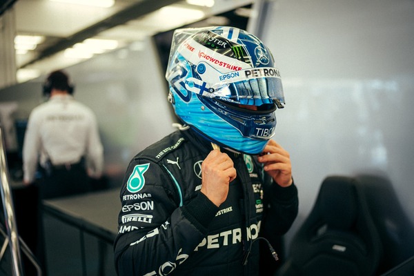 ヴァルテリ・ボタス（メルセデス）2021年F1ヘルメット