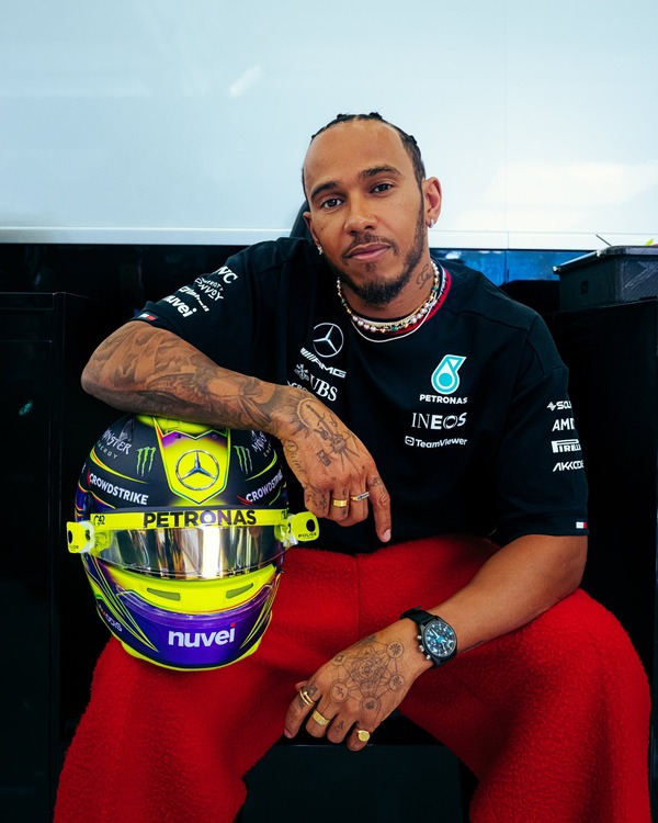 ルイス・ハミルトン 2023年F1ヘルメット（BELL製ヘルメット）