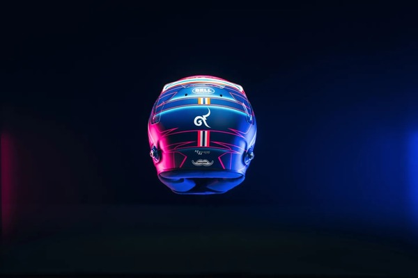 アレックス・アルボンの2023年F1ヘルメット（BELL製ヘルメット）