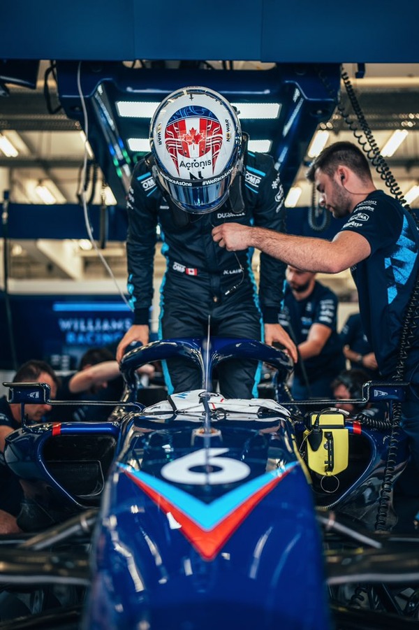 ニコラス・ラティフィ 2022年F1ヘルメット