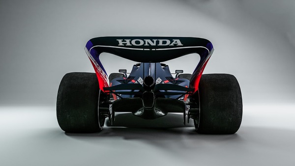 2022年F1マシンに描かれたレッドブル・ホンダの2021年カラーリング