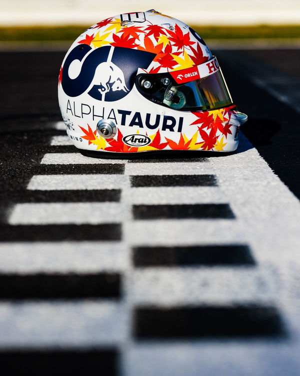 角田裕毅 2023年F1ヘルメット(アライ製ヘルメット)