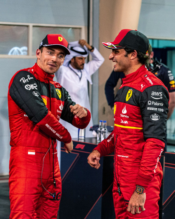 シャルル・ルクレールの2022年F1レーシングスーツ