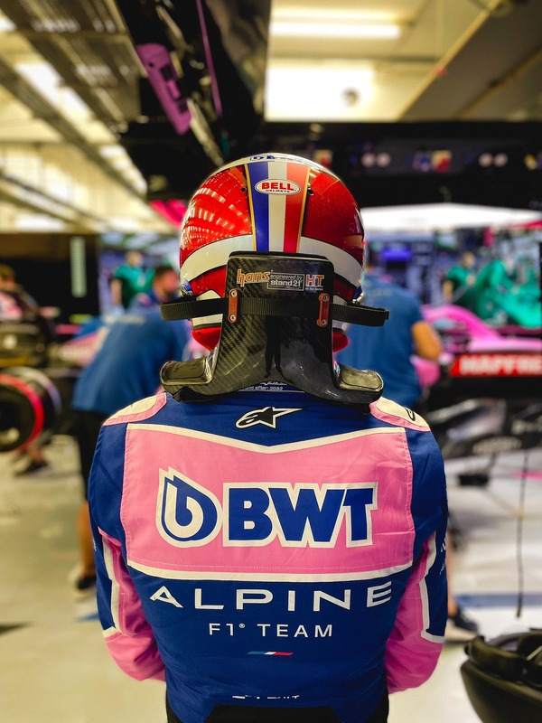 エステバン・オコン 2022年F1ヘルメット