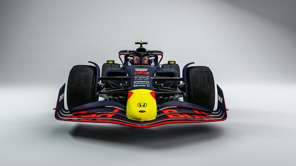 2022年F1マシンに描かれたレッドブル・ホンダの2021年カラーリング
