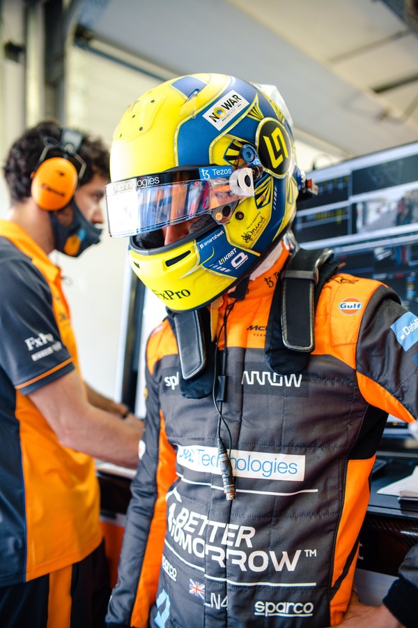ランド・ノリス 2022年F1ヘルメット
