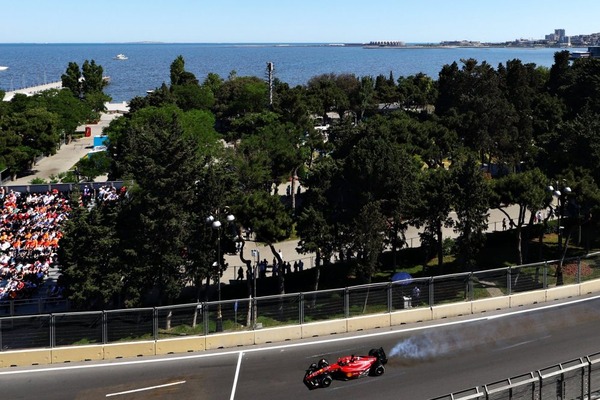 ルクレールはレースをリードしていたが、エンジンが故障してしまった:2022年F1アゼルバイジャンGP