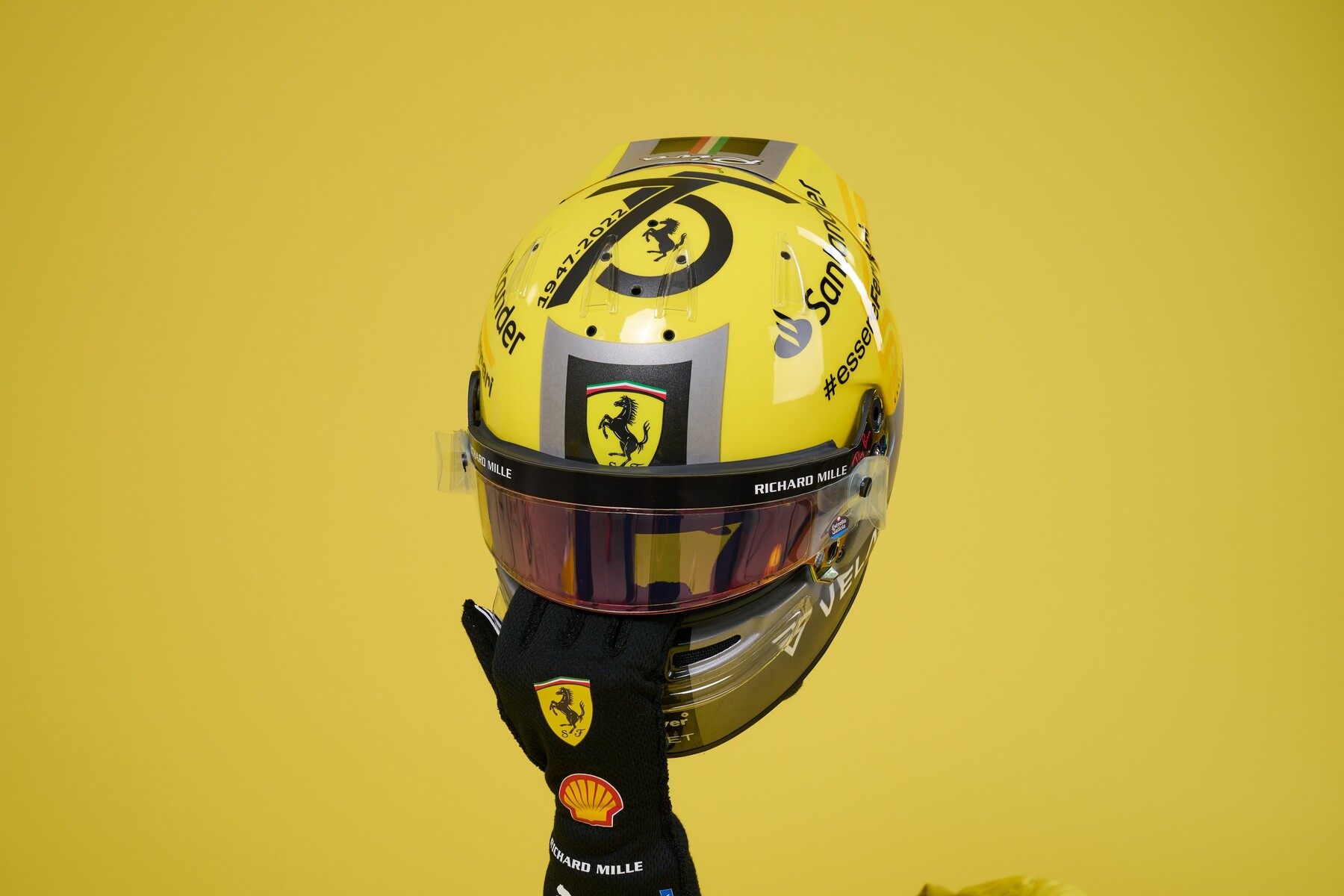 カルロス・サインツ、イタリア仕様のヘルメット : F1通信jp カルロス・サインツ、イタリア仕様のヘルメット : F1通信jp
