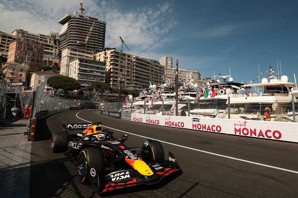 フェルスタッペンは、レース終盤に首位を走っていたにもかかわらず、最終的に4位でチェッカーフラッグを受けた：2025年F1モナコGP