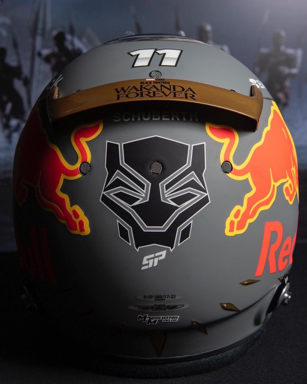 セルジオ・ペレス（レッドブル）2022年F1サンパウロGP用のヘルメットデザイン「ブラックパンサー」
