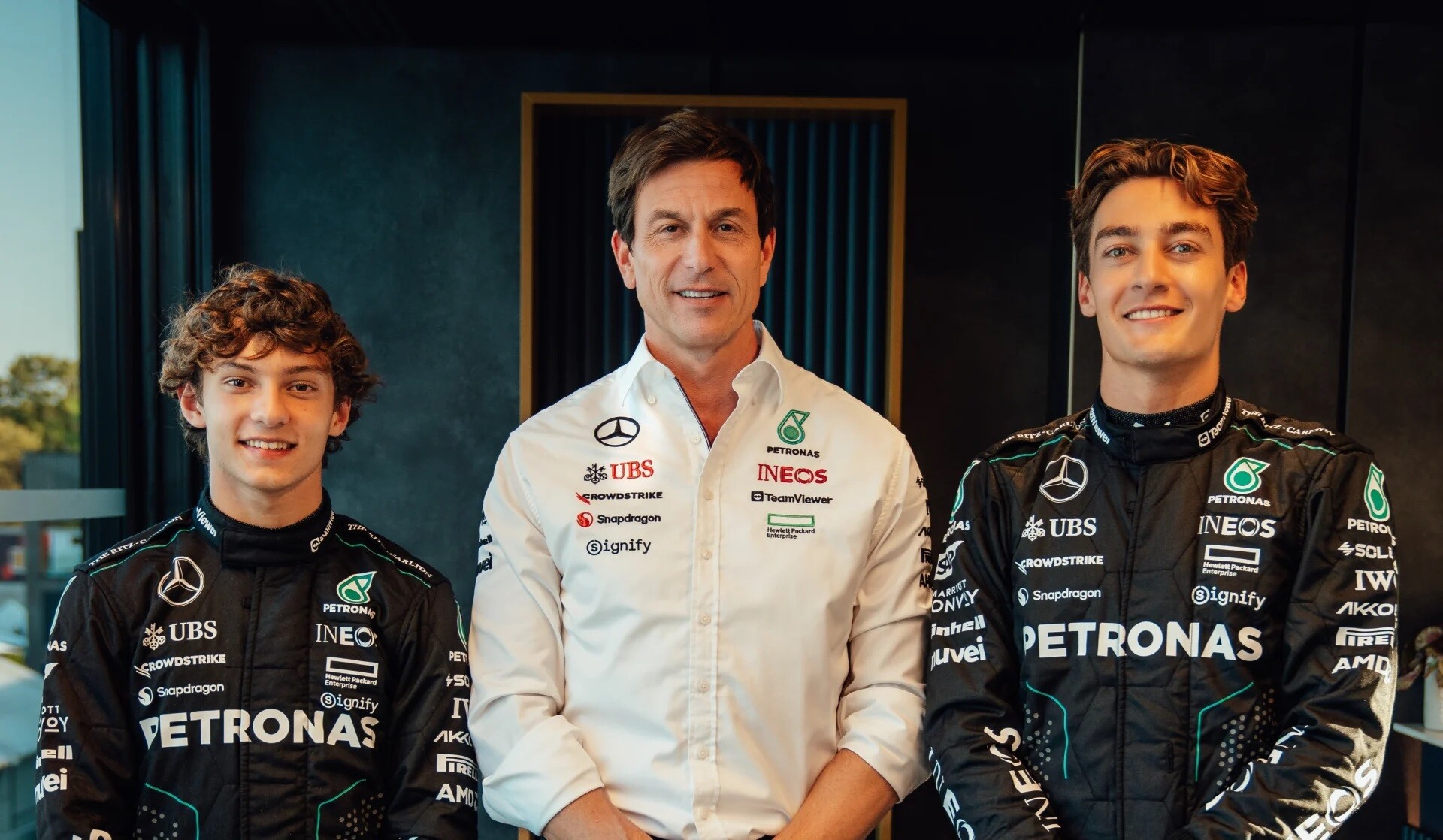 ジョージ・ラッセル アンドレア・キミ・アントネッリ メルセデスドライバーズカード キミ・アントネッリ、メルセデスから2025年F1参戦:チーム公式