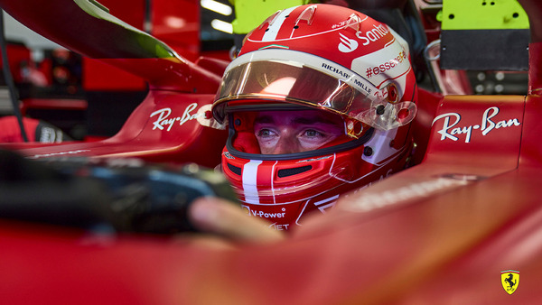 シャルル・ルクレール 2022年F1ヘルメット