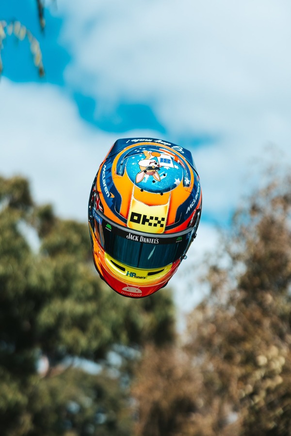 オスカー・ピアストリのヘルメット：2023年F1オーストラリアGP仕様（BELL製ヘルメット）