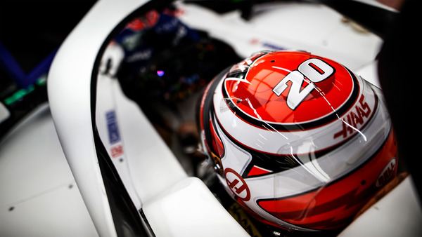 ケビン・マグヌッセン 2022年F1ヘルメット