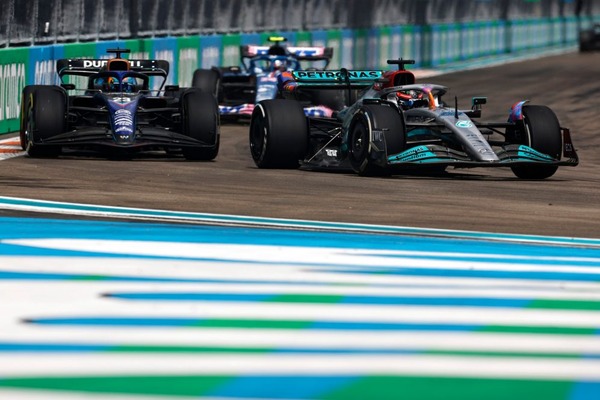 作戦がラッセルに有利に働き、ハミルトンよりも上位でフィニッシュした:2022年F1マイアミGP