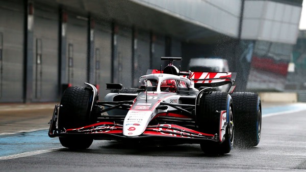 ハースの2025年F1マシンカラーリング