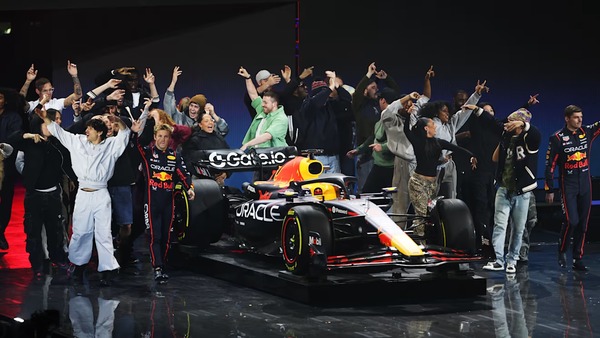 レッドブルの2025年F1マシンカラーリング