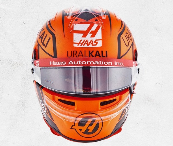 ニキータ・マゼピン（ハース）2021年F1ヘルメット