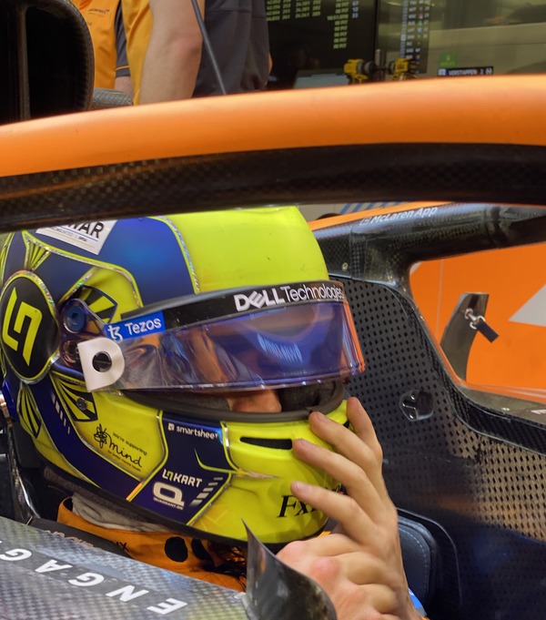 ランド・ノリス 2022年F1ヘルメット
