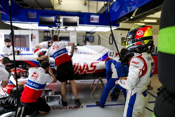 ミック・シューマッハ(ハース)2021年F1ヘルメット