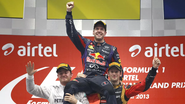 セバスチャン・ベッテル、優勝で4年連続F1ワールドチャンピオンを決める! ニコ・ロズベルグとロマン・グロージャン:2013年F1インドGP