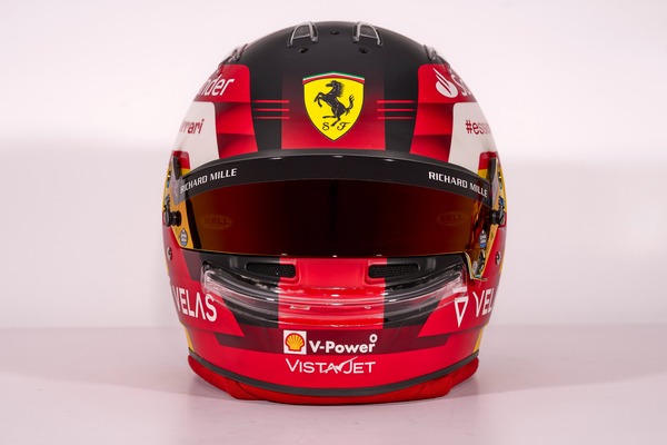 カルロス・サインツJr. 2022年F1ヘルメット