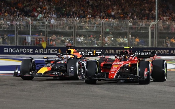 サインツ、フェルスタッペンをオーバーテイク:2023年F1シンガポールGP
