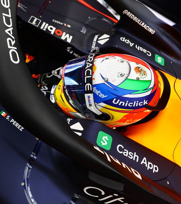 セルジオ・ペレスの2022年F1ヘルメット