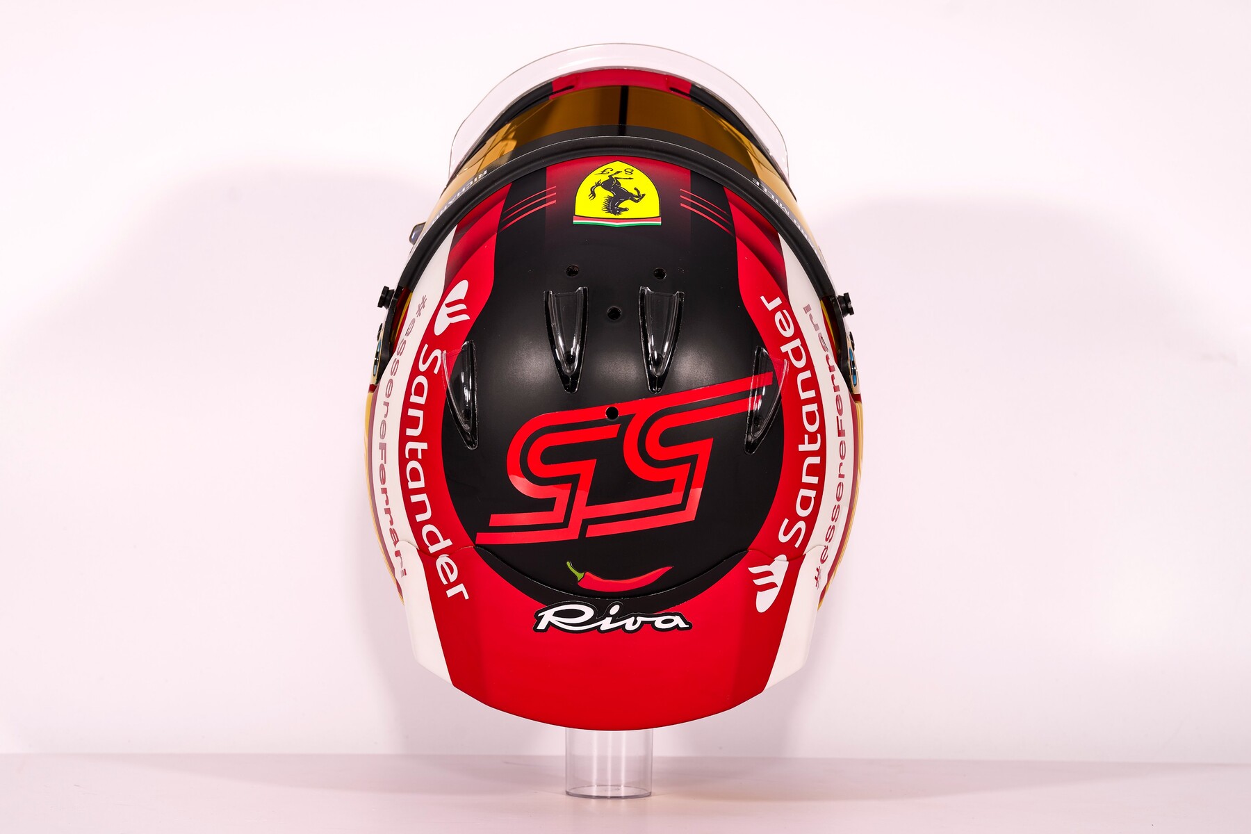 カルロス・サインツJr. 2022年F1ヘルメット写真 : F1通信jp