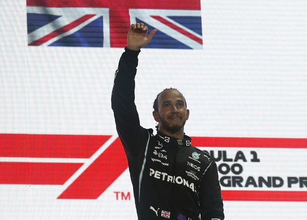 ルイス・ハミルトン、初開催のF1カタールGPで優勝