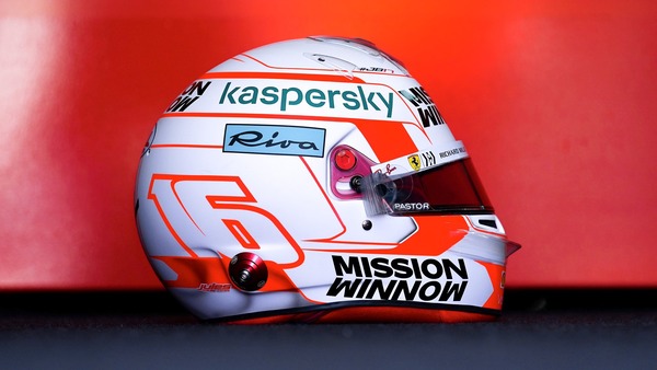 シャルル・ルクレール、ポルトガル仕様のヘルメット : F1通信jp シャルル・ルクレール、ポルトガル仕様のヘルメット : F1通信jp