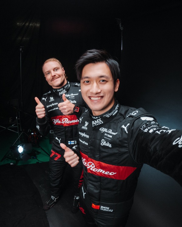 周冠宇 2023年F1ヘルメット（BELL製ヘルメット）